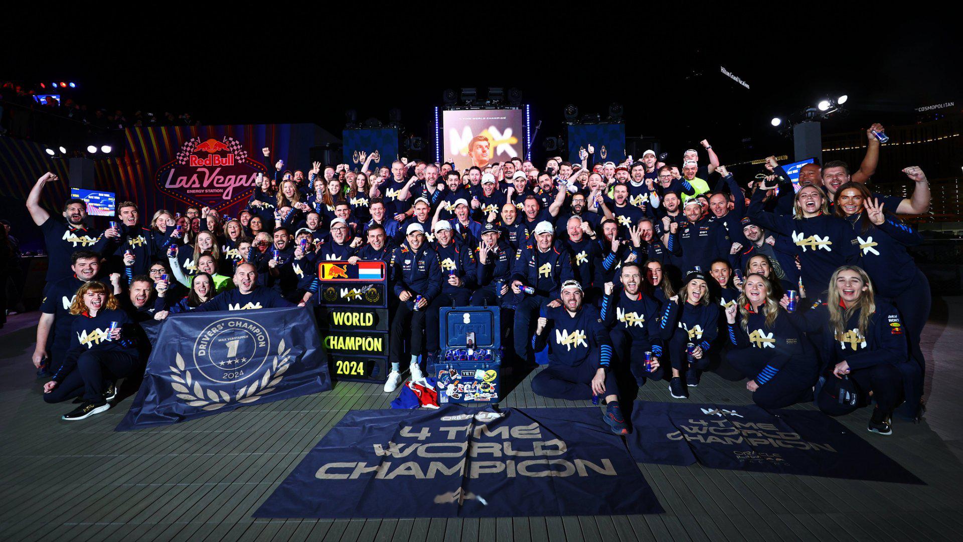 包含索伯车队力克红牛车队，诺里斯扛起全队的词条