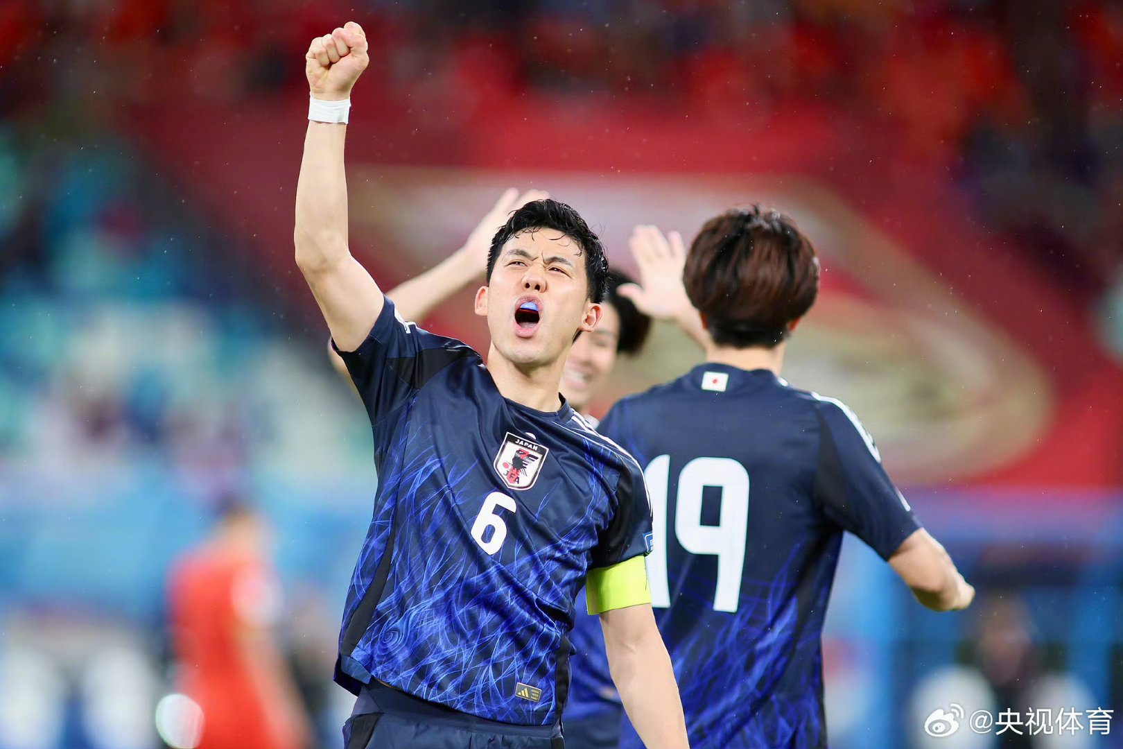 日本队绝杀葡萄牙队，梁靖崑点燃赛场