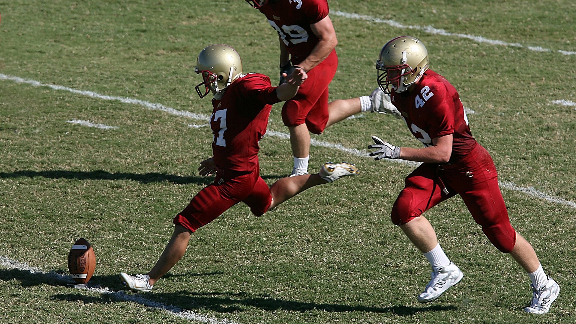 绿茵烽火映照生死豪情—从意甲焦点战到奇才绝境逆袭的体育精神