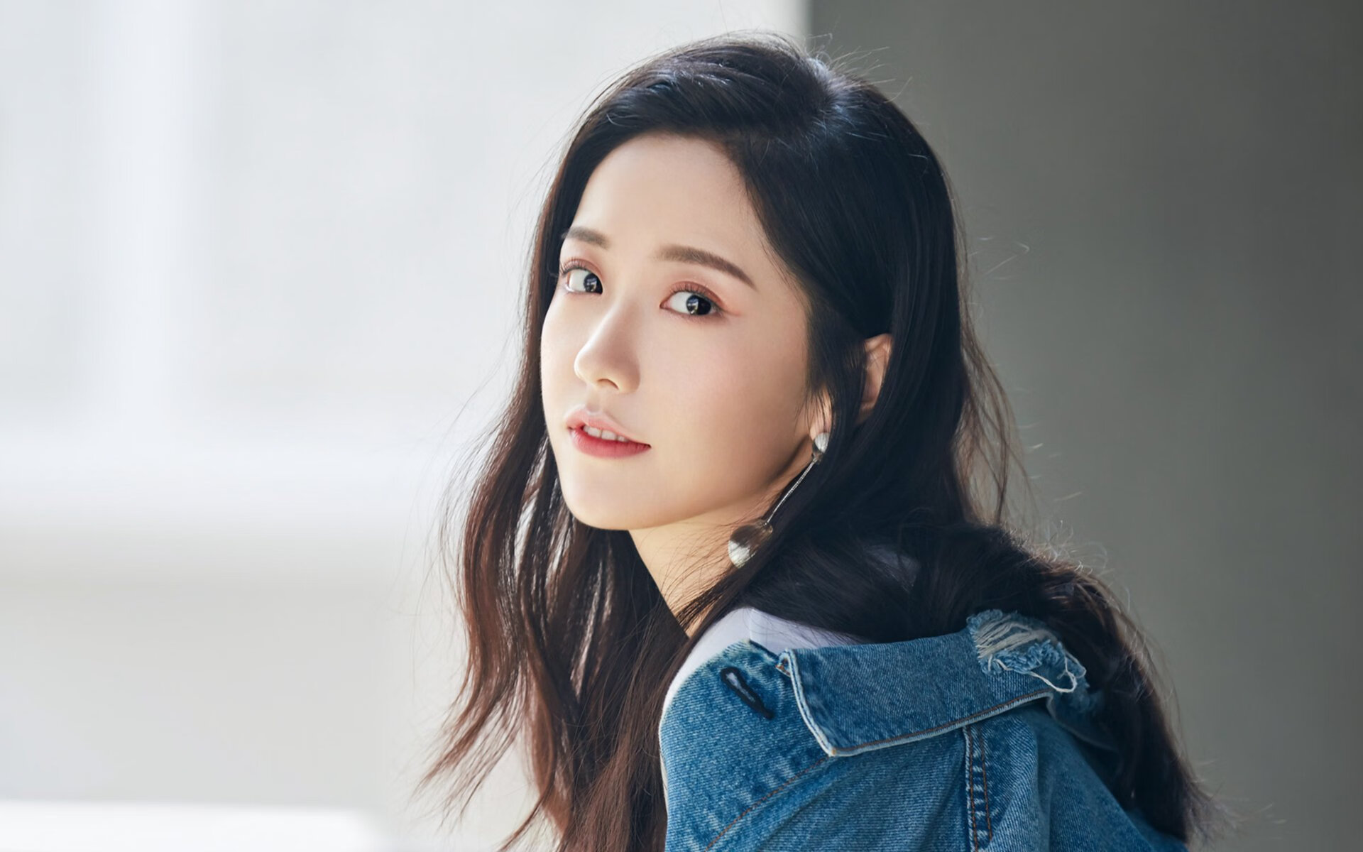 戈贝尔的哨声与鹈鹕的羽翼，唯一性在时间尽头的两种形态